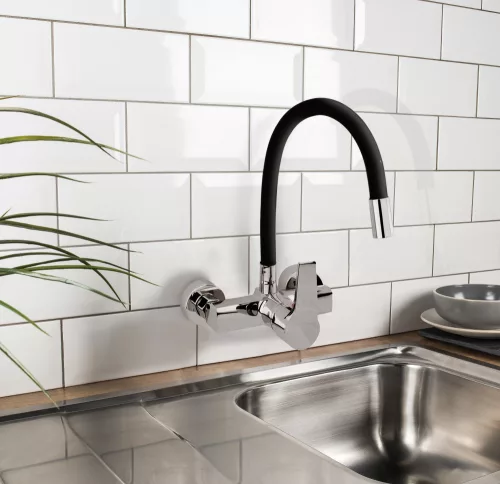 Fala mosogató csaptelep fekete flexibilis csővel - falra szerelhető