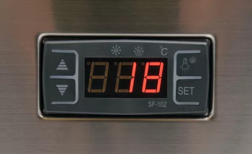 Yato Gastro álló hűtővitrin kijelzővel, fekete 78l 43x39x98cm